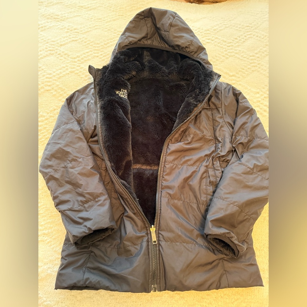 The North Face Black Reversible short Parka - Picture 5 of 7